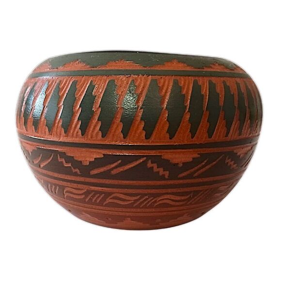Navajo Etched Pottery Bowl Pot Mini Red Clay Native American Signed RV Handmade. - Picture 6 of 15